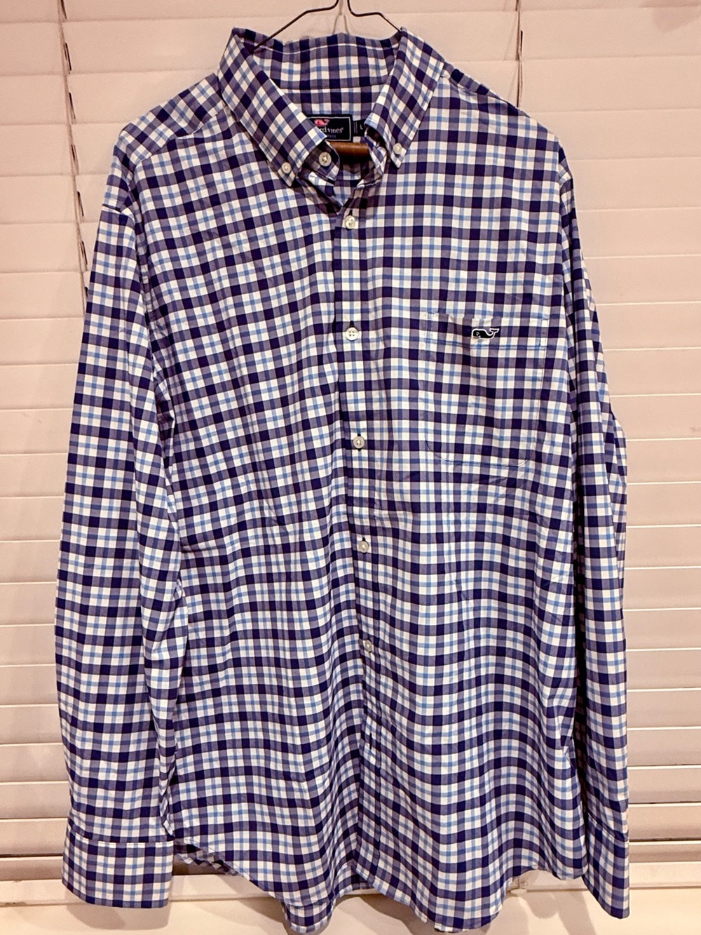 Vineyard Vines blue and White Plaid Button-Down Shirt Large. LIKE NEW!
